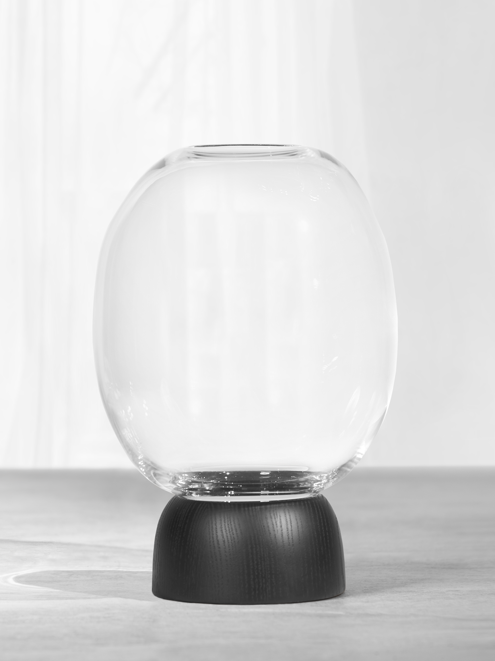 ChiCura Living, Art & Frames Morchella Vase Black/Clear Glass, h. 27 cm Living / Containers & Vases Black / Clear