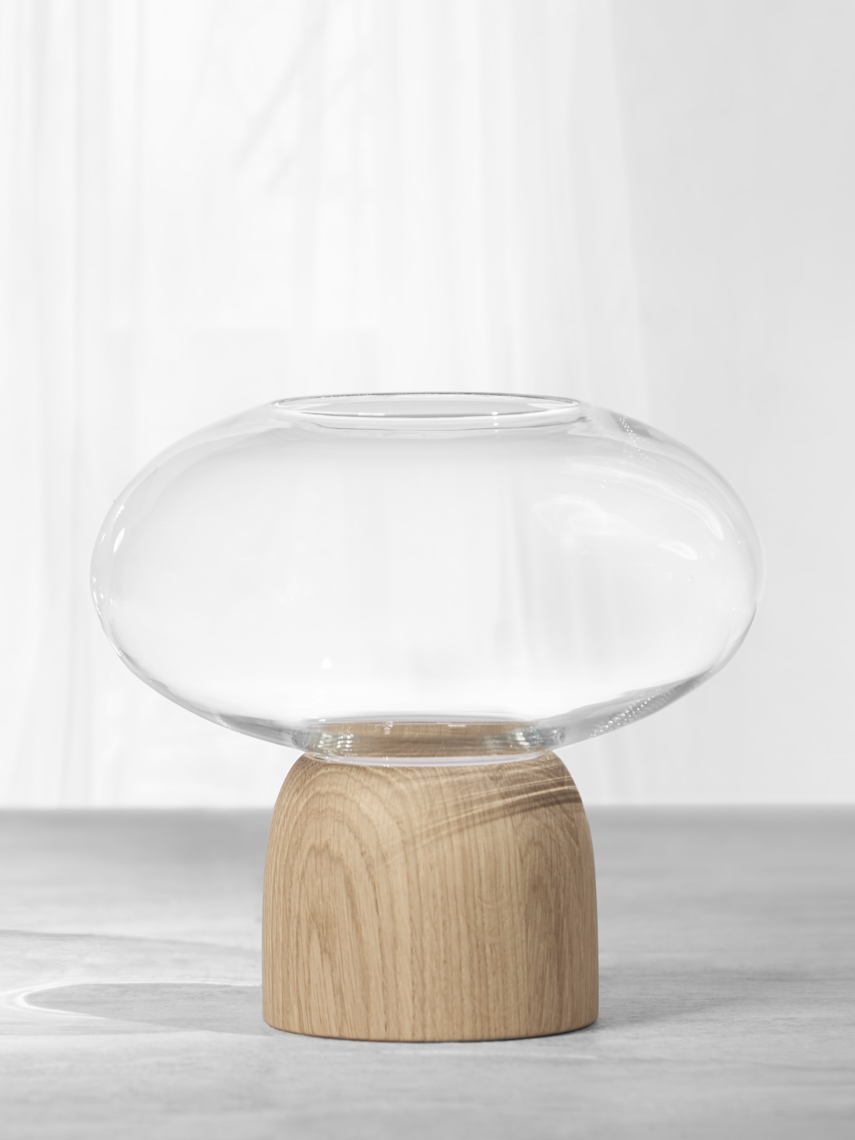 ChiCura Living, Art & Frames Porcini Vase Oak/Clear Glass, h. 22 cm Living / Containers & Vases Oak / Clear