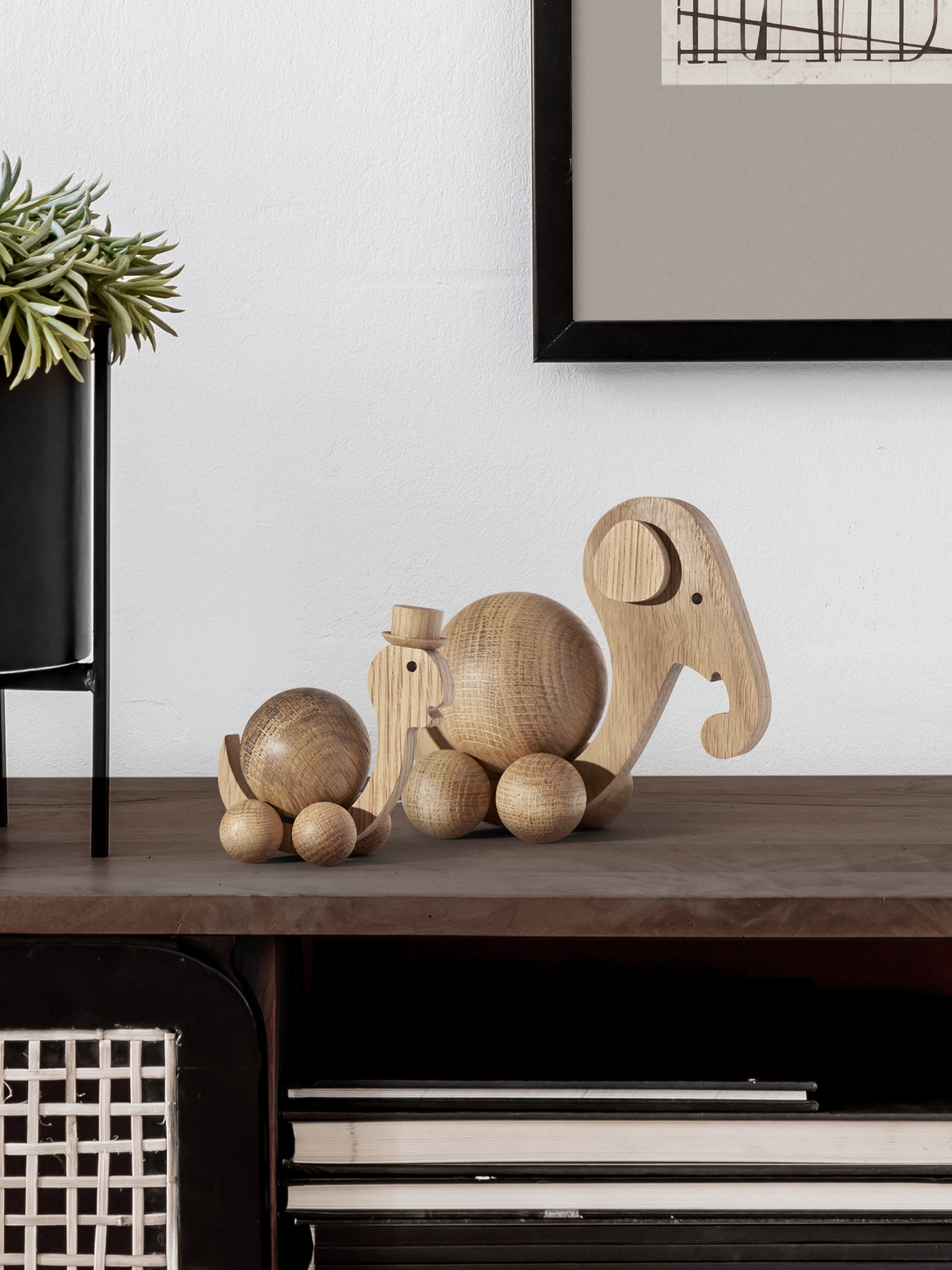 ChiCura Living, Art & Frames Spinning Turtle - Medium Living / Wooden Figures Oak