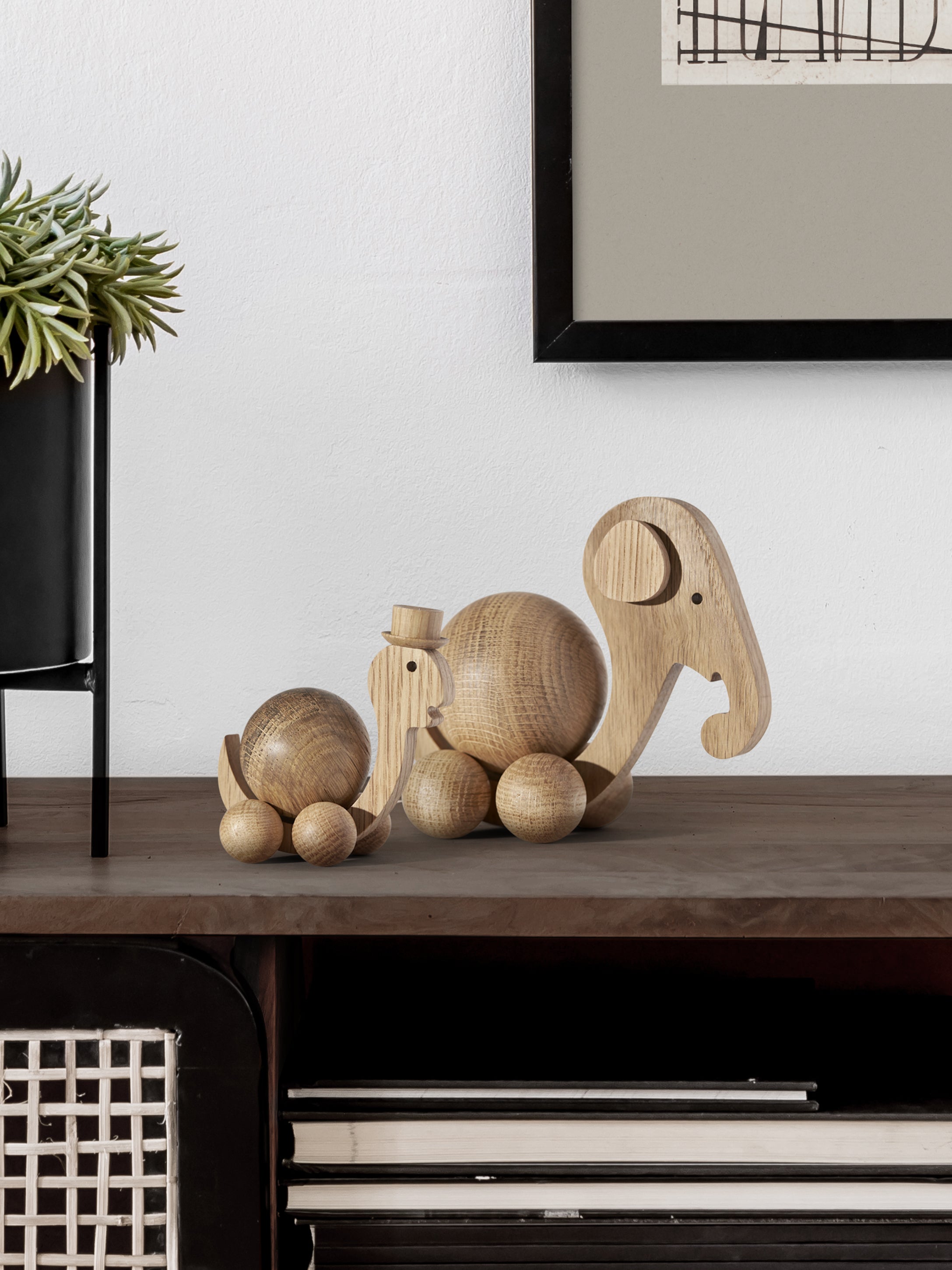 ChiCura Living, Art & Frames Spinning Turtle - Small Living / Wooden Figures Oak