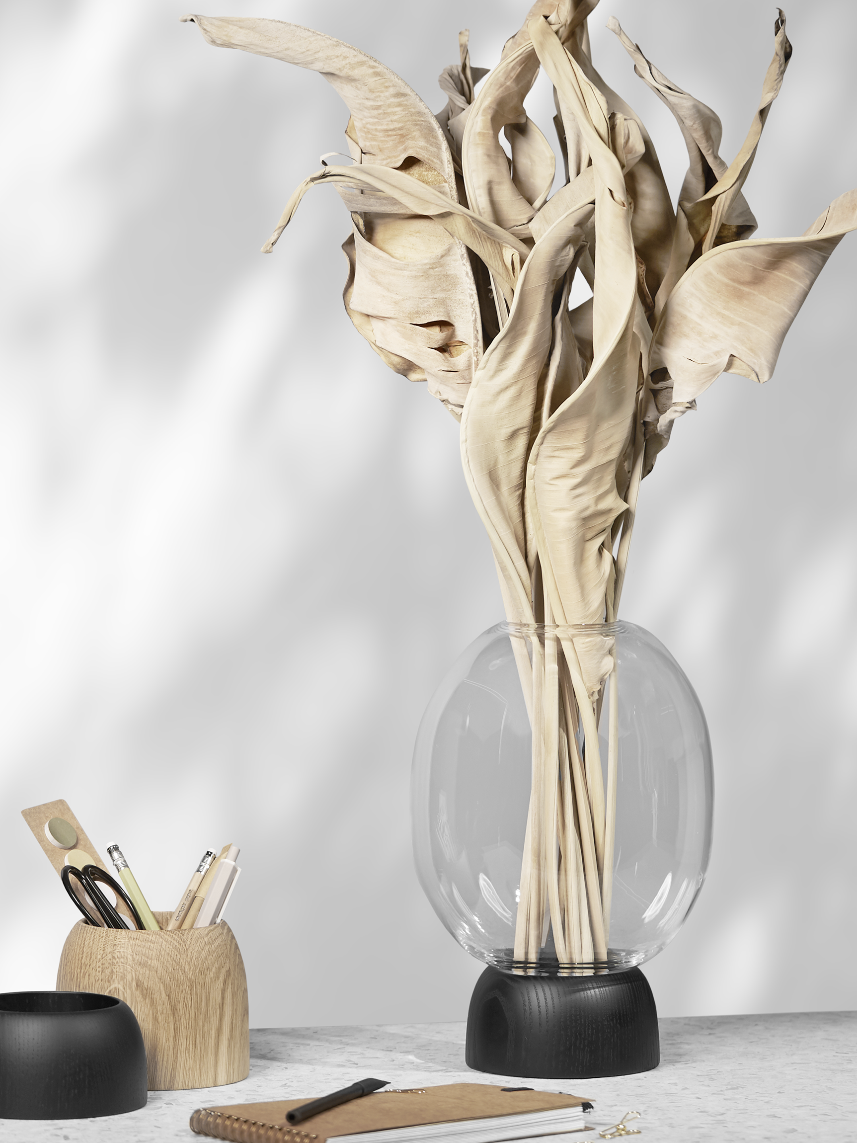 ChiCura Living, Art & Frames Morchella Vase Oak/Clear Glass, h. 27 cm Living / Containers & Vases Oak / Clear