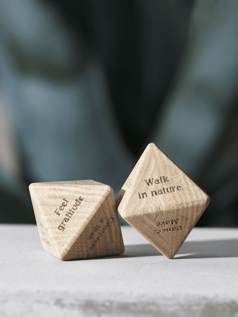 ChiCura Aps Mindfulness Wooden Dice CC1 Living / The Mindful Heart